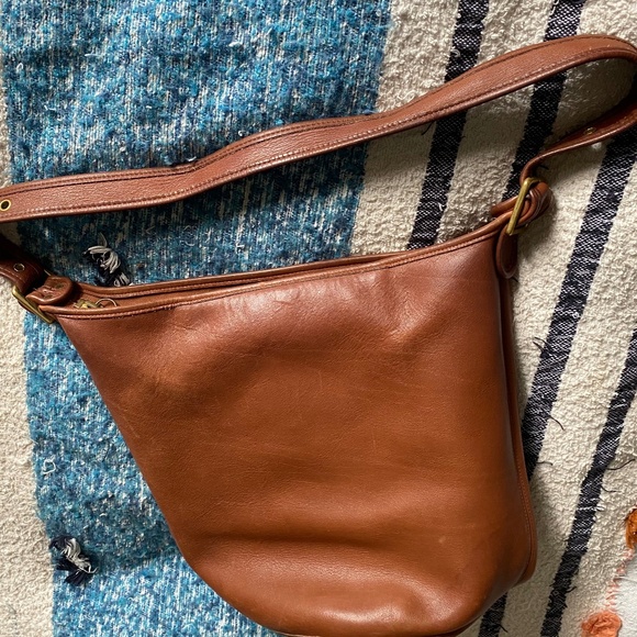 Vintage Coach 9085 Duffle Bucket Bag in British Tan Leather XL, Made in USA - Picture 8 of 16